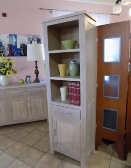 Knižnica masív White wash