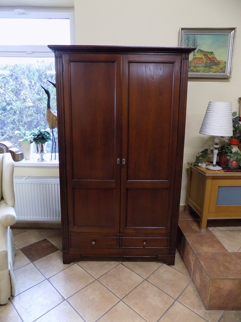 Šatníková skriňa